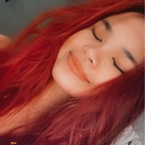 Meet your Posher, Maxyne